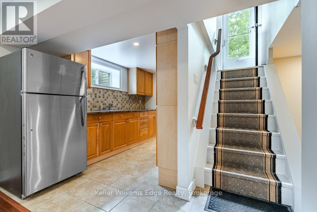 1025 Pinegrove Road, Oakville, Ontario  L6L 2W3 - Photo 5 - W13428712