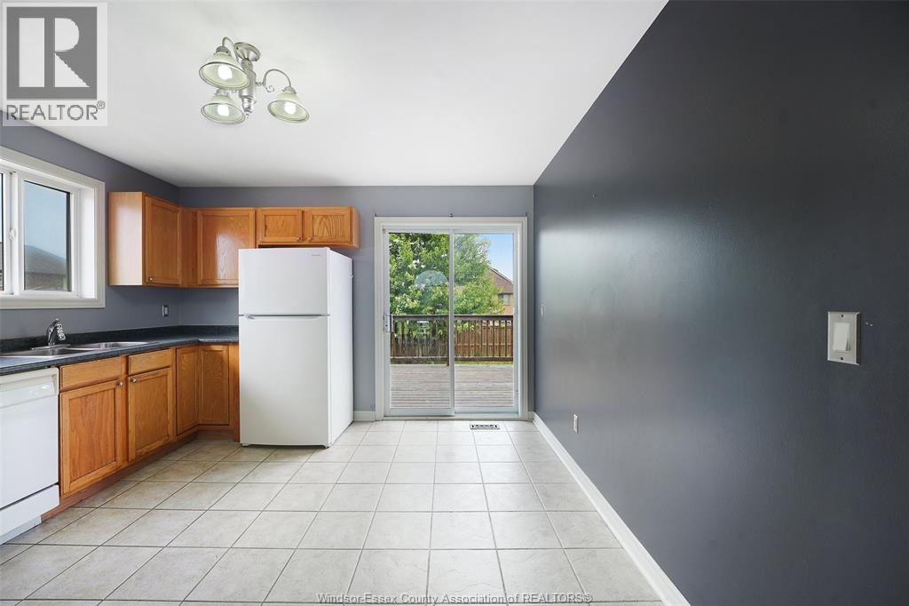 4134 Zurich, Windsor, Ontario  N9G 3E4 - Photo 12 - 26012788