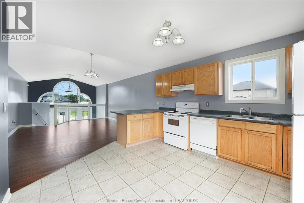4134 Zurich, Windsor, Ontario  N9G 3E4 - Photo 13 - 26012788