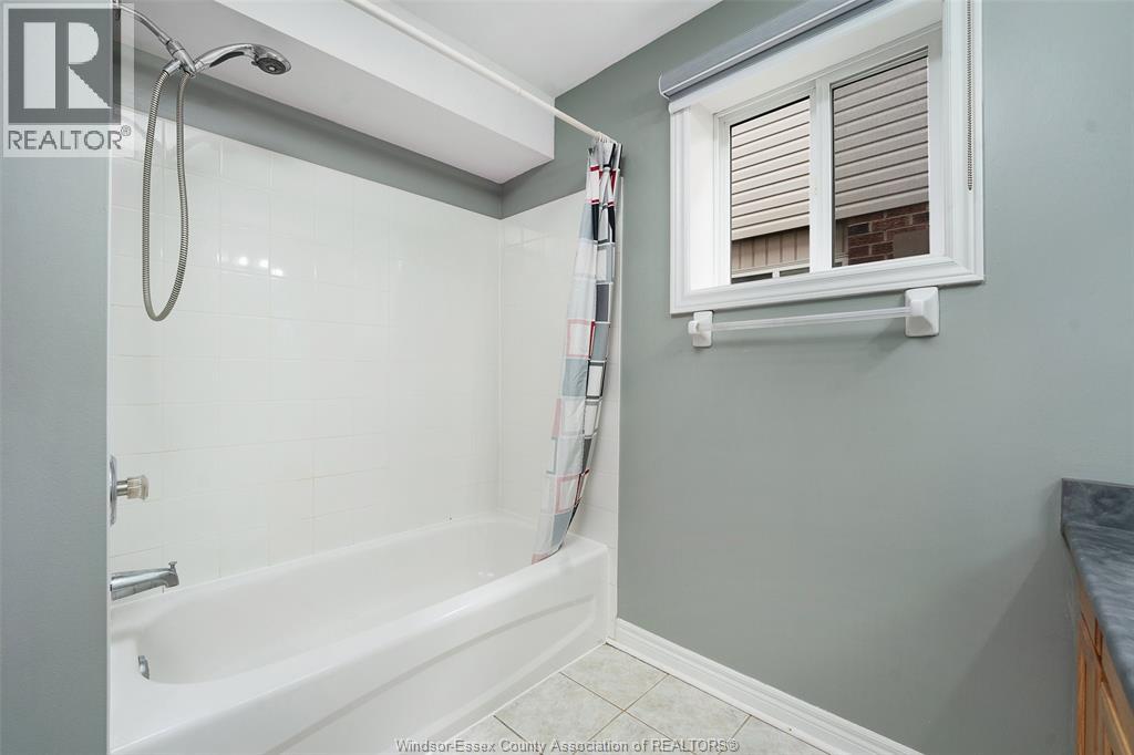 4134 Zurich, Windsor, Ontario  N9G 3E4 - Photo 25 - 26012788