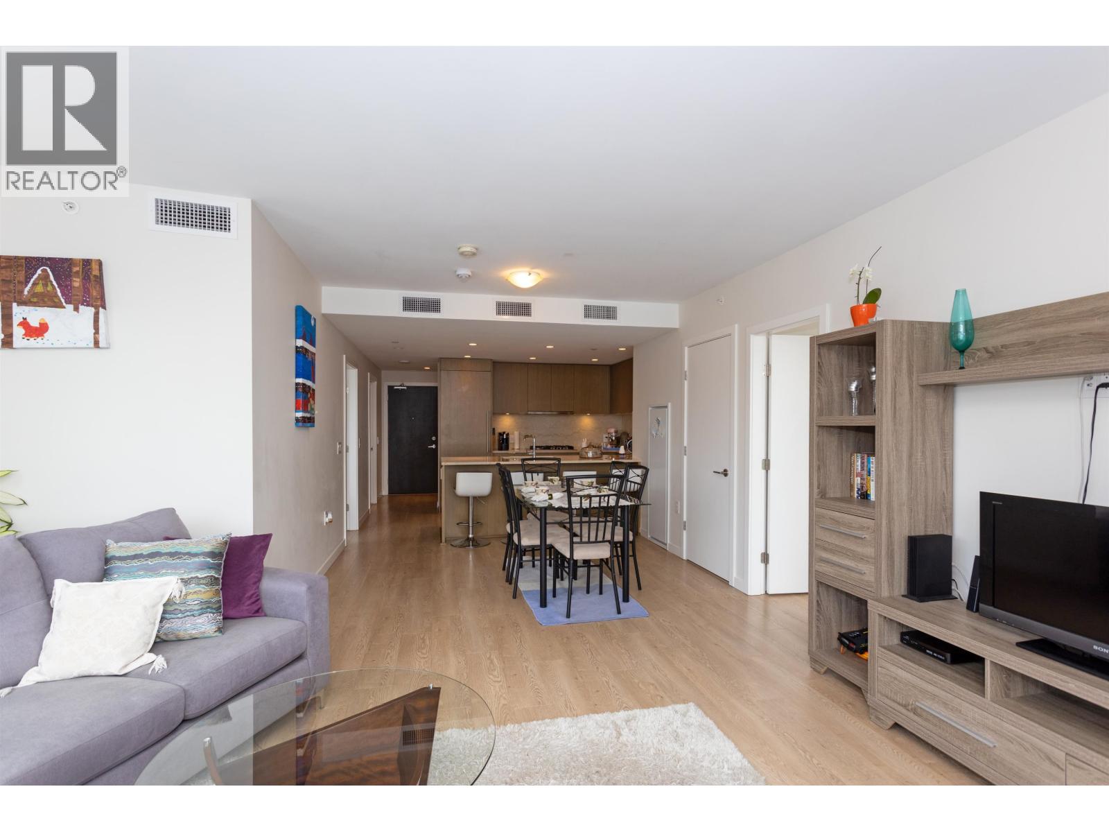 707 112 E 13th Street, North Vancouver, British Columbia  V7L 0E4 - Photo 4 - R3134648