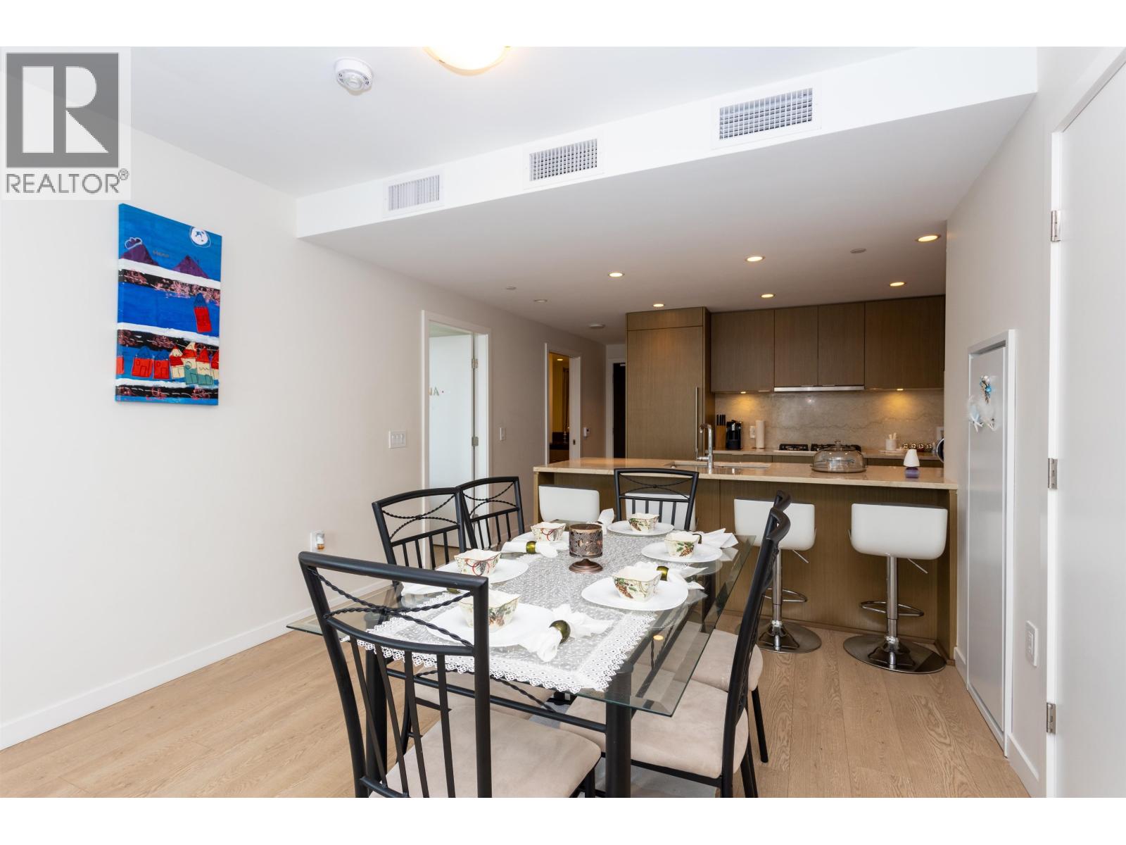 707 112 E 13th Street, North Vancouver, British Columbia  V7L 0E4 - Photo 5 - R3134648