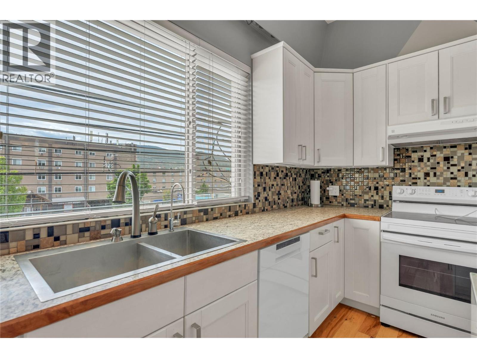 Listing image 55