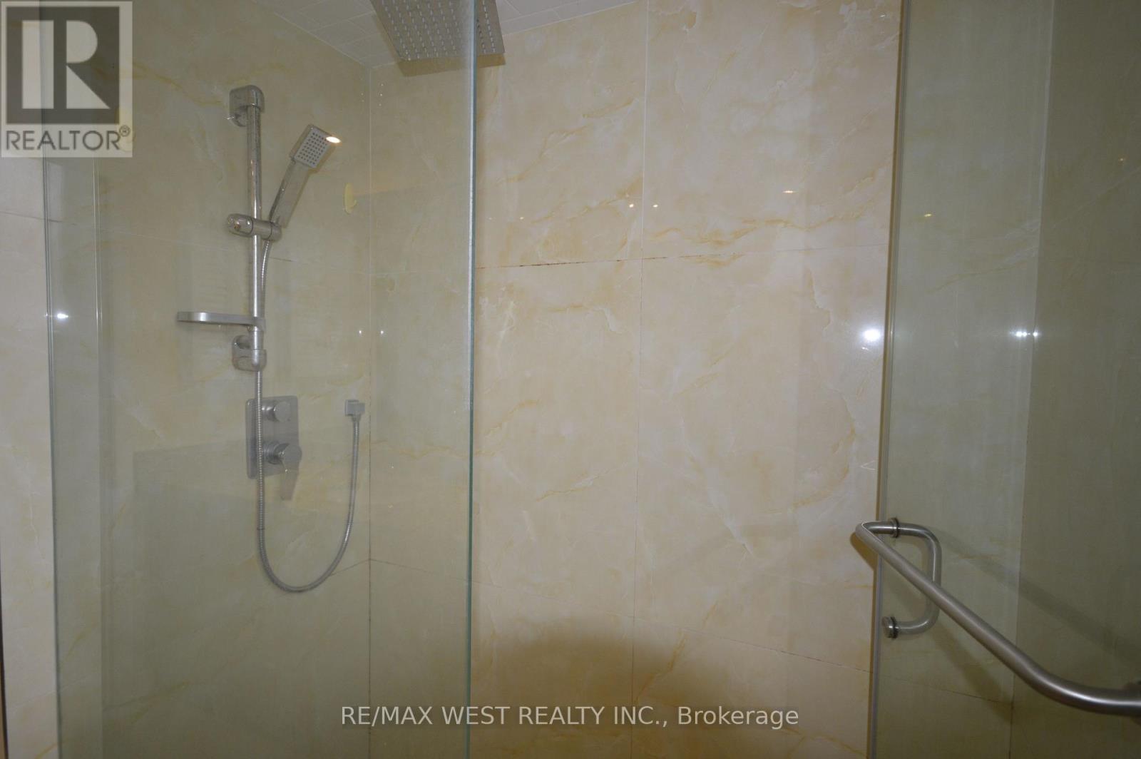 84 Kearney Drive, Toronto, Ontario  M9W 5J8 - Photo 9 - W13428710