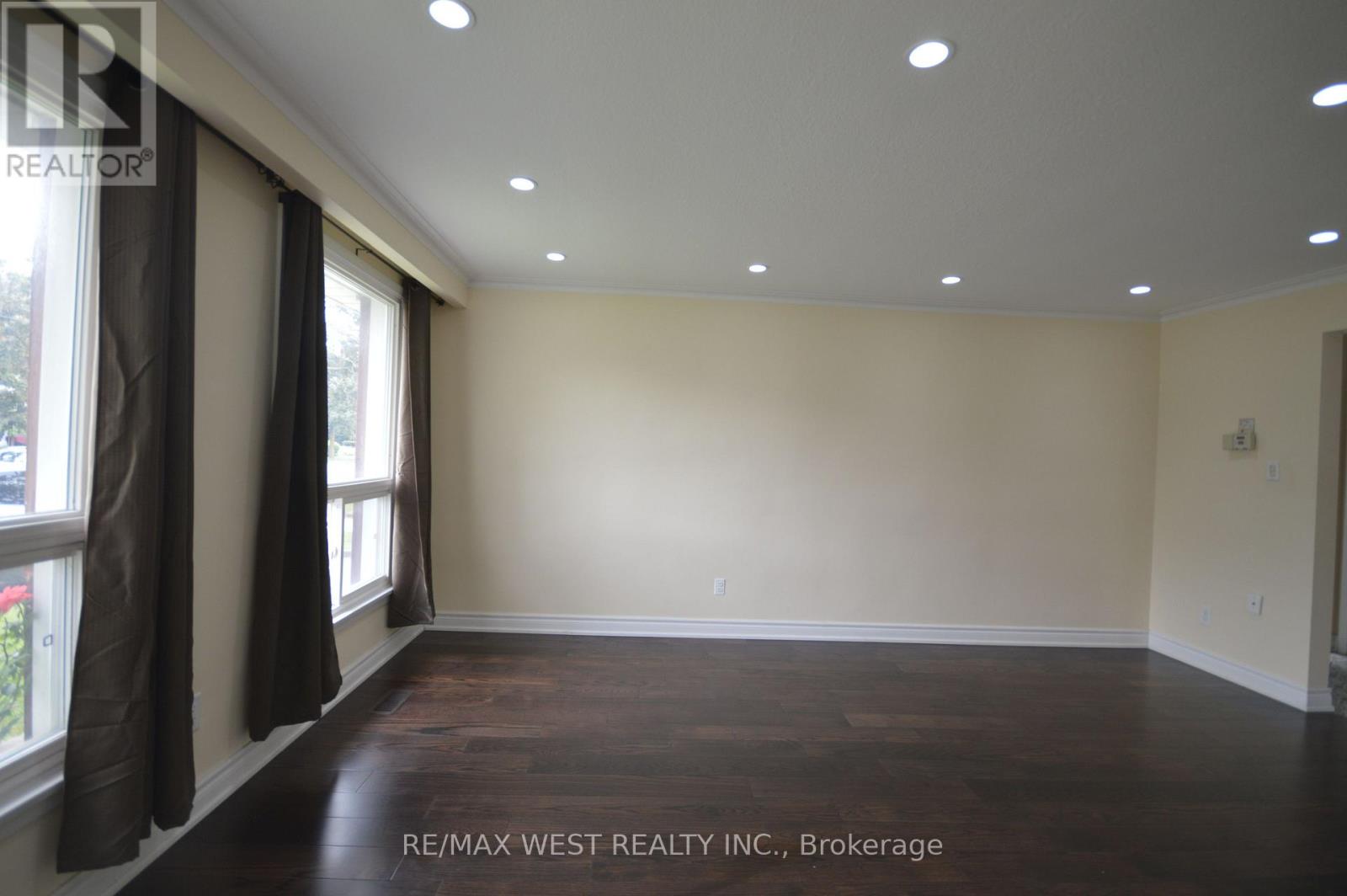 84 Kearney Drive, Toronto, Ontario  M9W 5J8 - Photo 4 - W13428710
