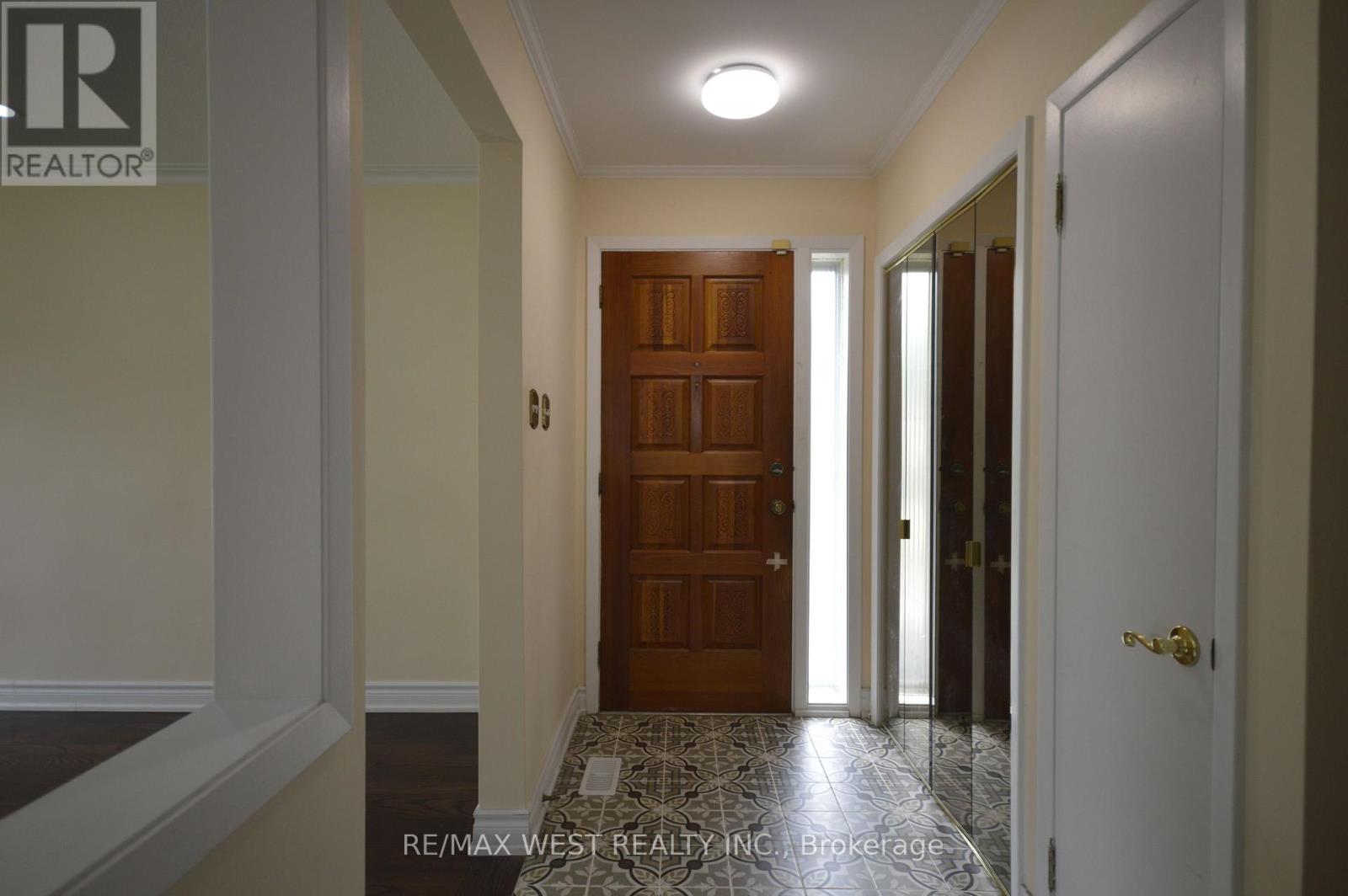 84 Kearney Drive, Toronto, Ontario  M9W 5J8 - Photo 7 - W13428710