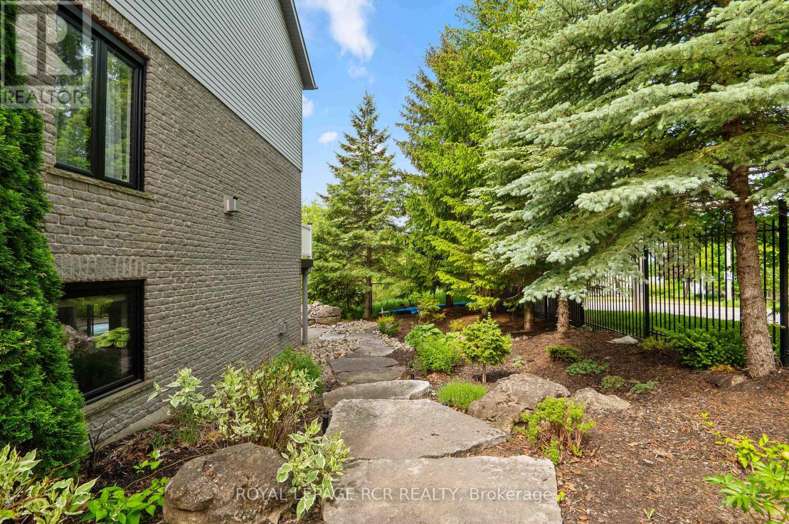 118 Oak Ridge Drive, Orangeville, Ontario  L9W 5J5 - Photo 40 - W12965648