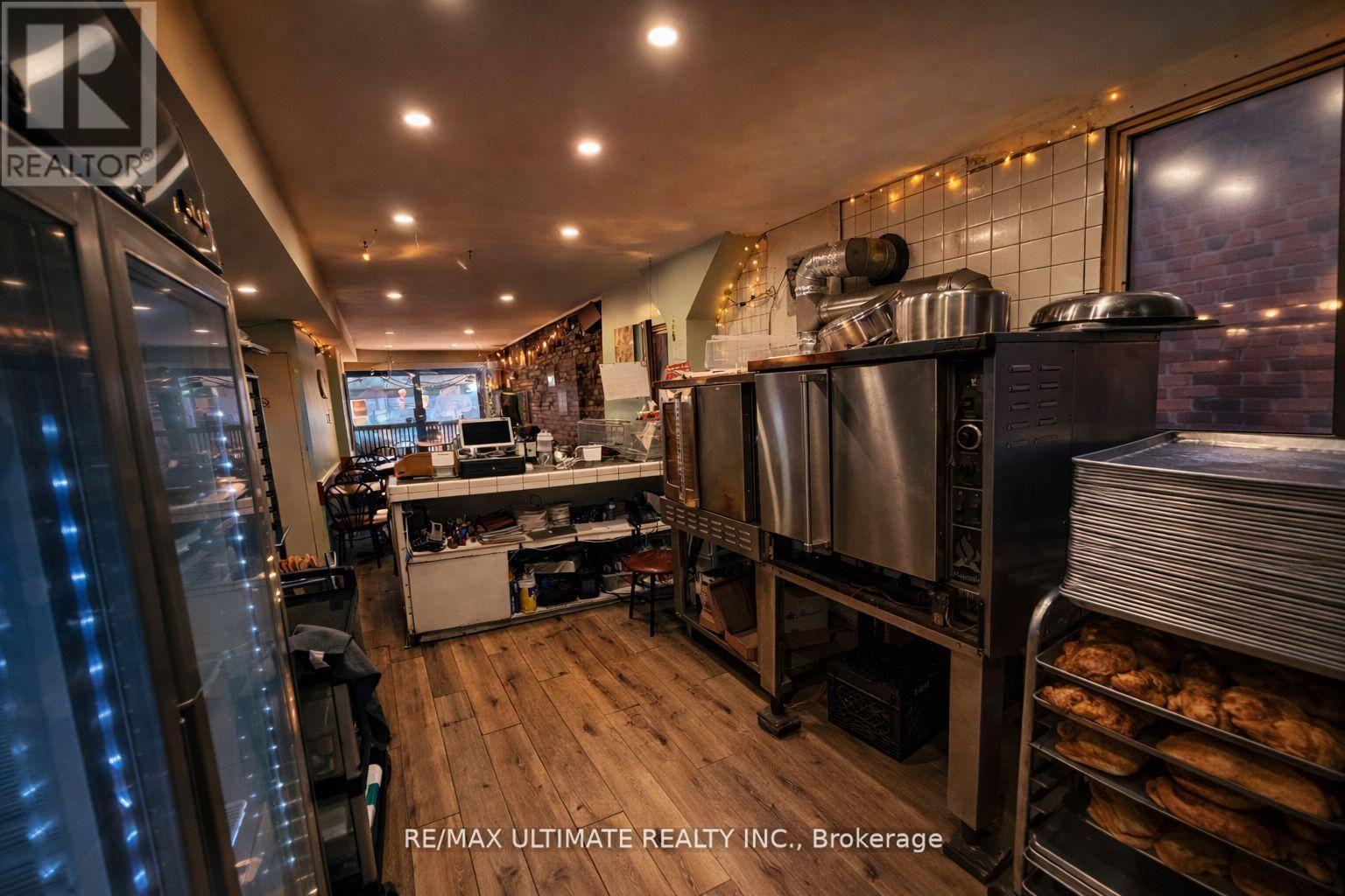 245 Augusta Avenue, Toronto, Ontario  M5T 2L8 - Photo 4 - C13428784