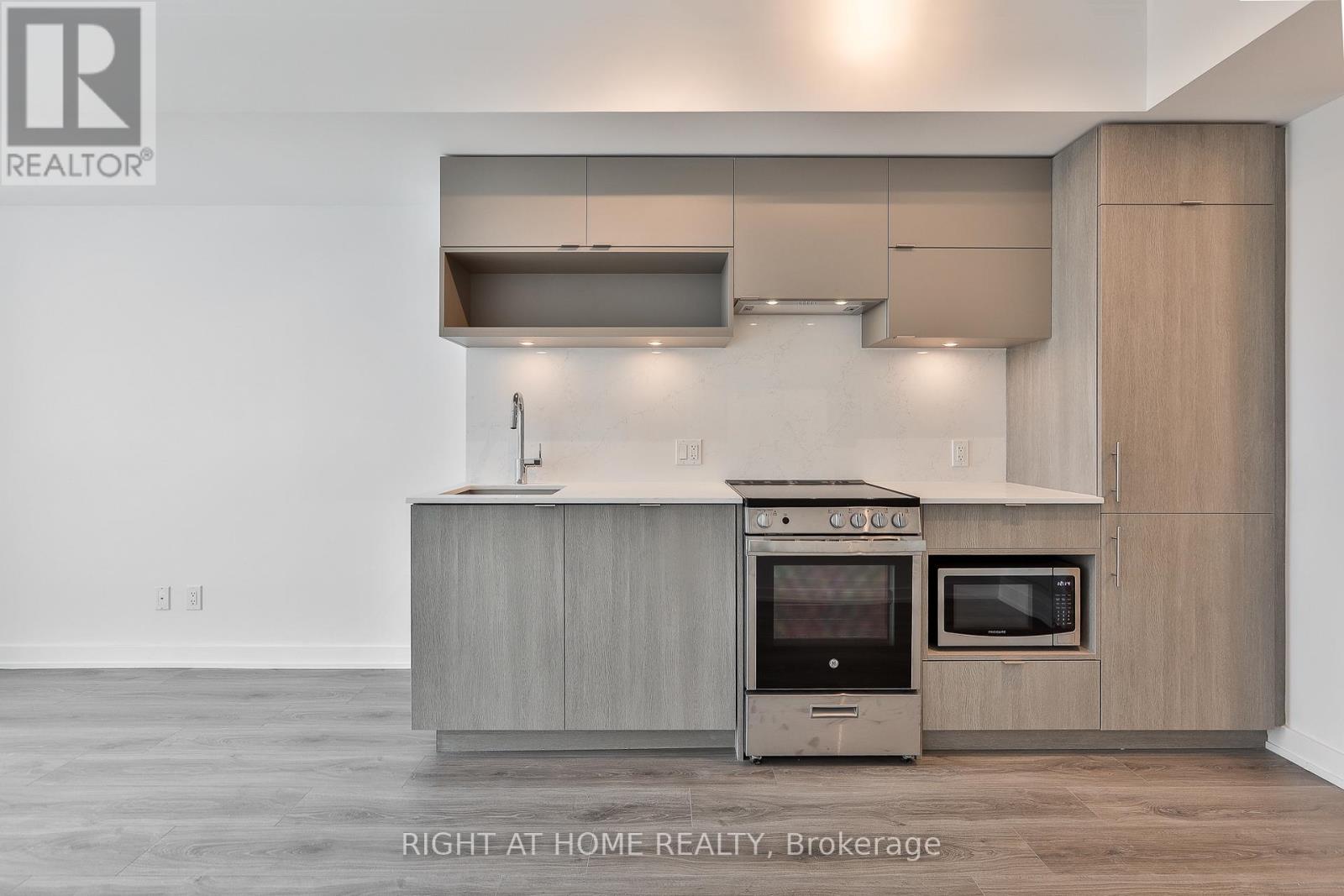 2805 - 100 Queen Street E, Toronto, Ontario  M5C 0B5 - Photo 4 - C13428800