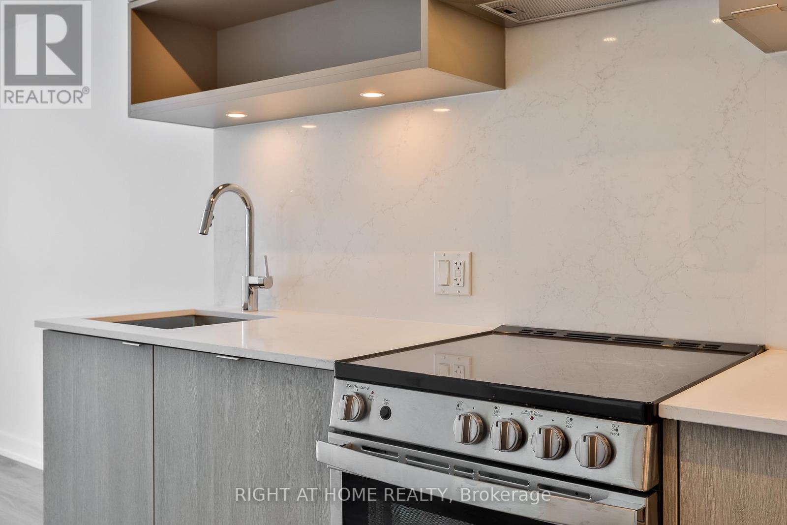 2805 - 100 Queen Street E, Toronto, Ontario  M5C 0B5 - Photo 6 - C13428800