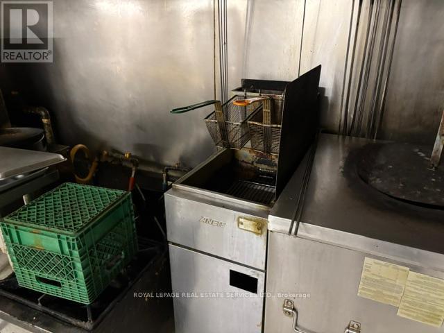 606 Bloor Street W, Toronto, Ontario  M6G 1K4 - Photo 11 - C13428820
