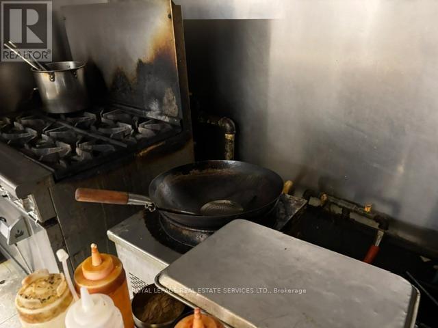 606 Bloor Street W, Toronto, Ontario  M6G 1K4 - Photo 9 - C13428820
