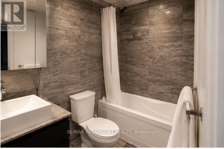 555 - 10 Capreol Court, Toronto, Ontario  M5V 4B3 - Photo 9 - C13428876