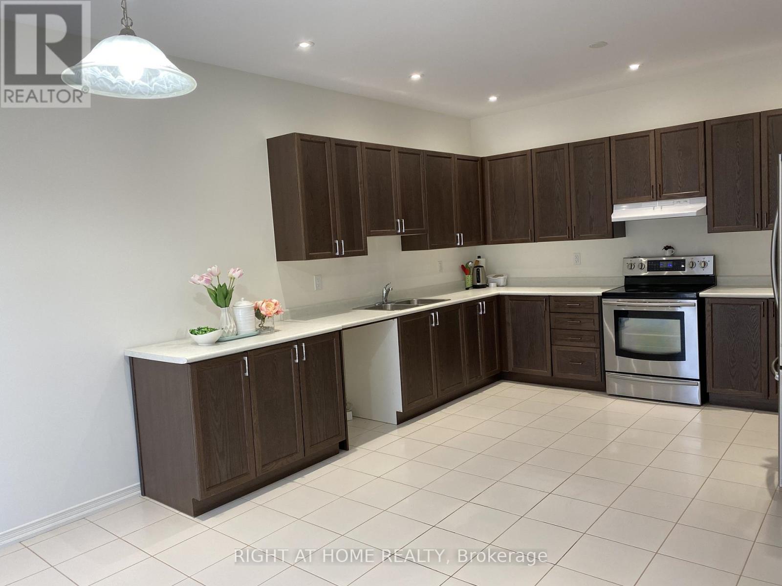 1796 William Lott Drive, Oshawa, Ontario  L1K 0X8 - Photo 9 - E13428738