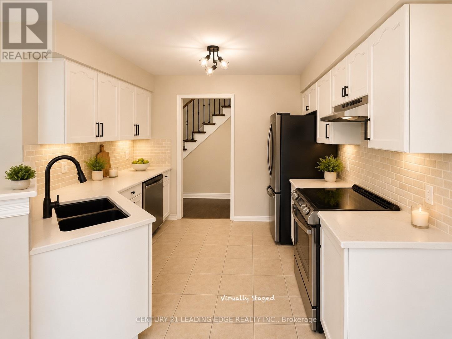 10 Crough Street, Clarington, Ontario  L1C 5M5 - Photo 7 - E13428788