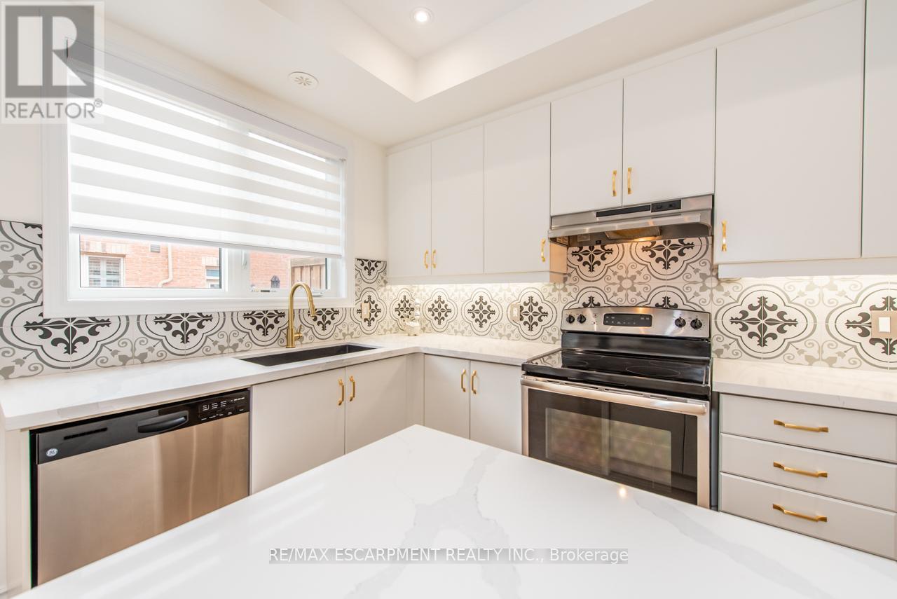 64 City Park Circle, Vaughan, Ontario  L4L 0H1 - Photo 17 - N13428756
