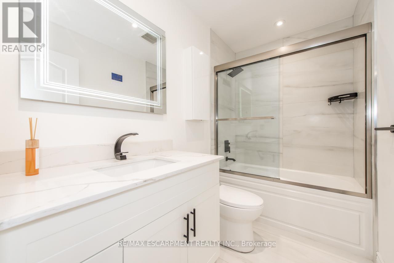64 City Park Circle, Vaughan, Ontario  L4L 0H1 - Photo 38 - N13428756