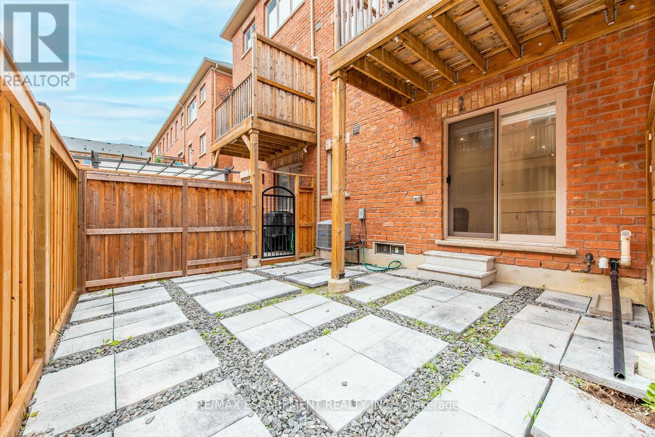 64 City Park Circle, Vaughan, Ontario  L4L 0H1 - Photo 8 - N13428756