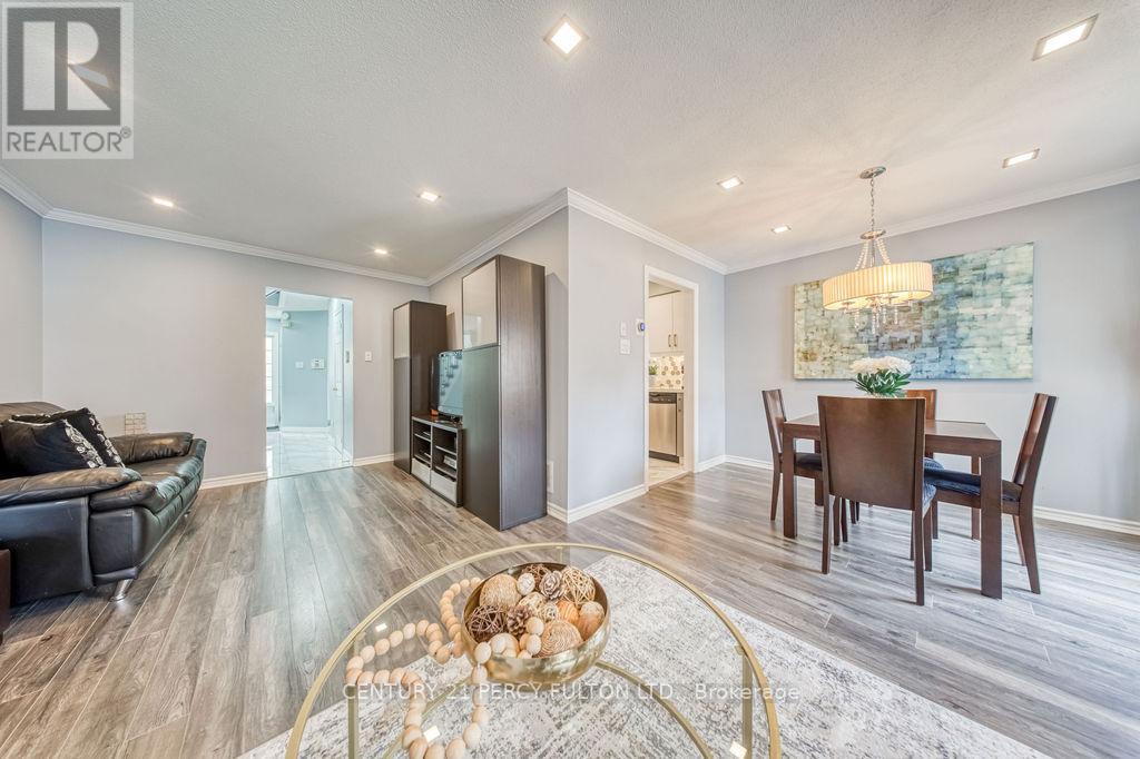 102 Clover Bloom Road, Brampton, Ontario L6R 1S6 - Photo 11 - W13428818
