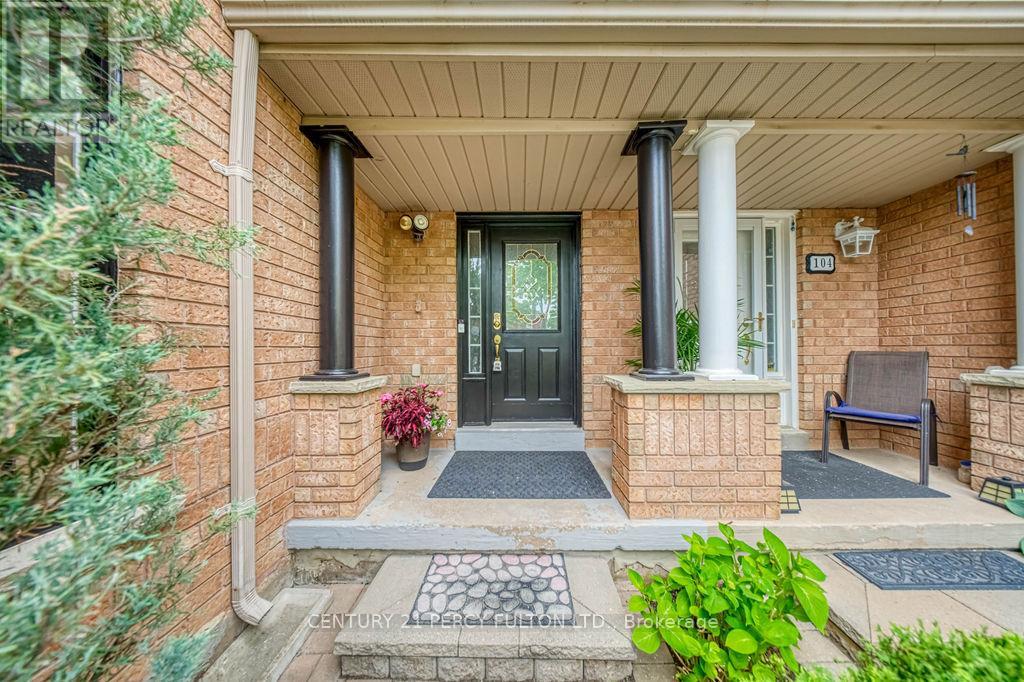 102 Clover Bloom Road, Brampton, Ontario L6R 1S6 - Photo 4 - W13428818