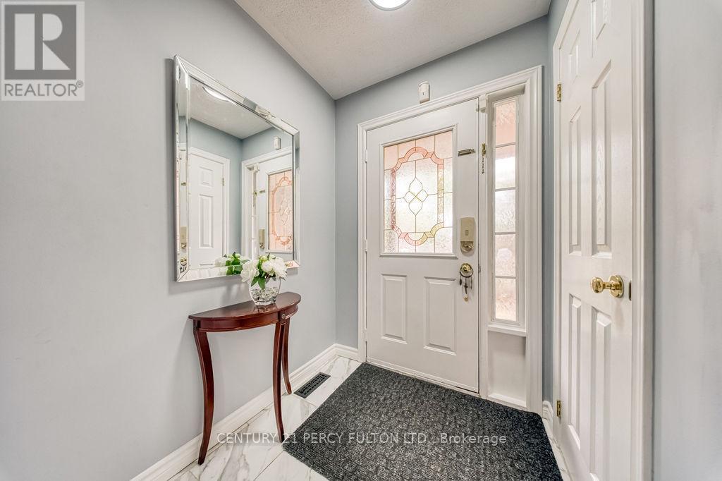 102 Clover Bloom Road, Brampton, Ontario L6R 1S6 - Photo 5 - W13428818