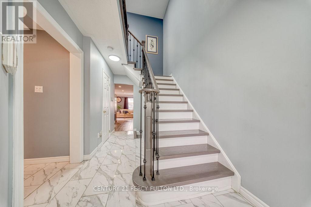 102 Clover Bloom Road, Brampton, Ontario L6R 1S6 - Photo 6 - W13428818