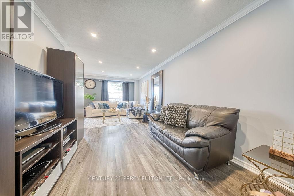 102 Clover Bloom Road, Brampton, Ontario L6R 1S6 - Photo 7 - W13428818