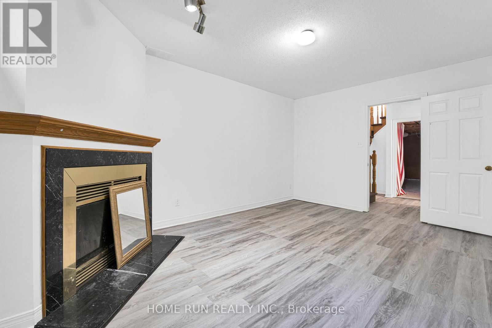 12 Gardengate Way E, Ottawa, Ontario  K2G 5Z2 - Photo 4 - X13428832