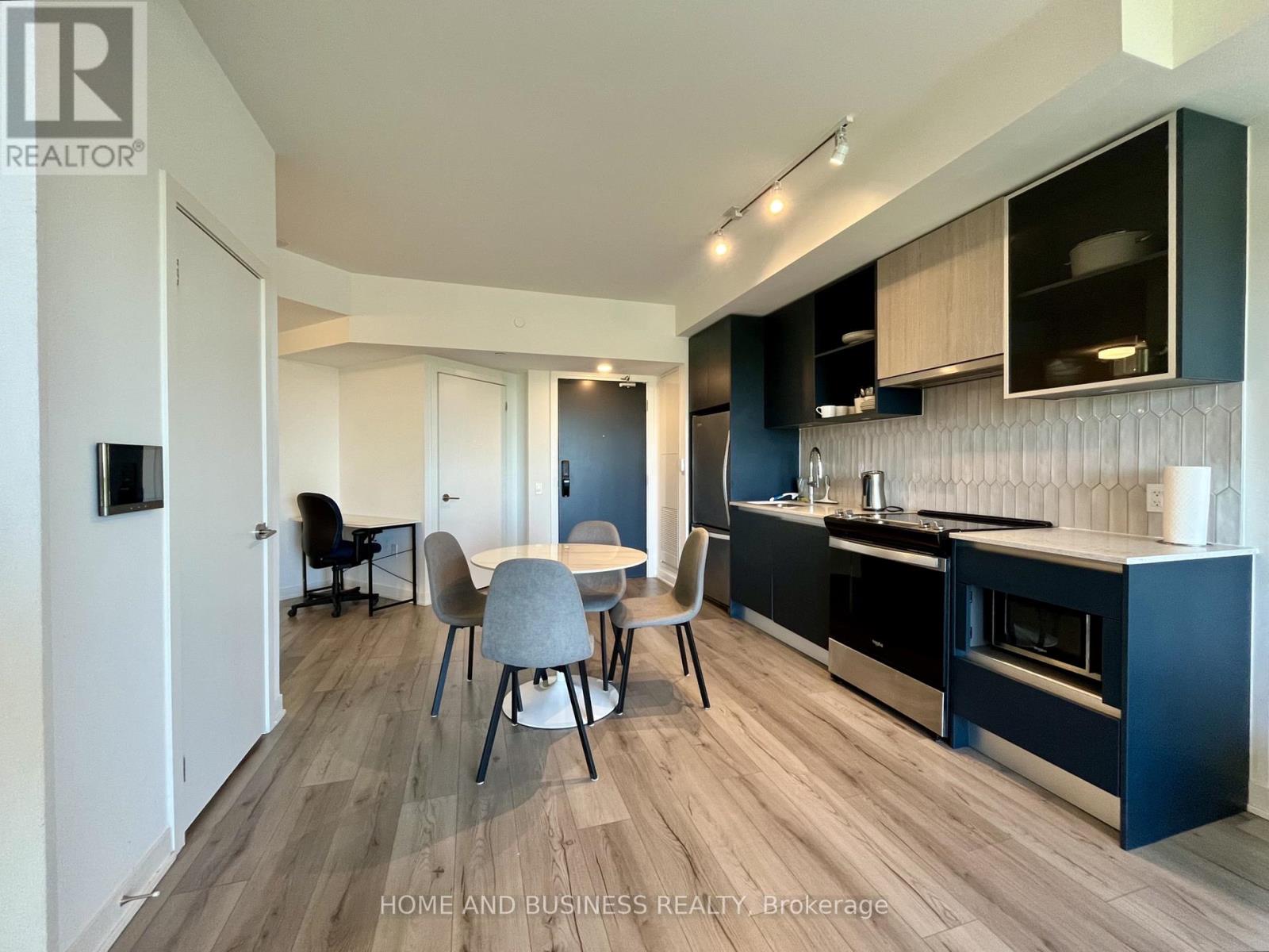 816 - 395 Dundas Street W, Oakville, Ontario  L6M 5R8 - Photo 9 - W13222956