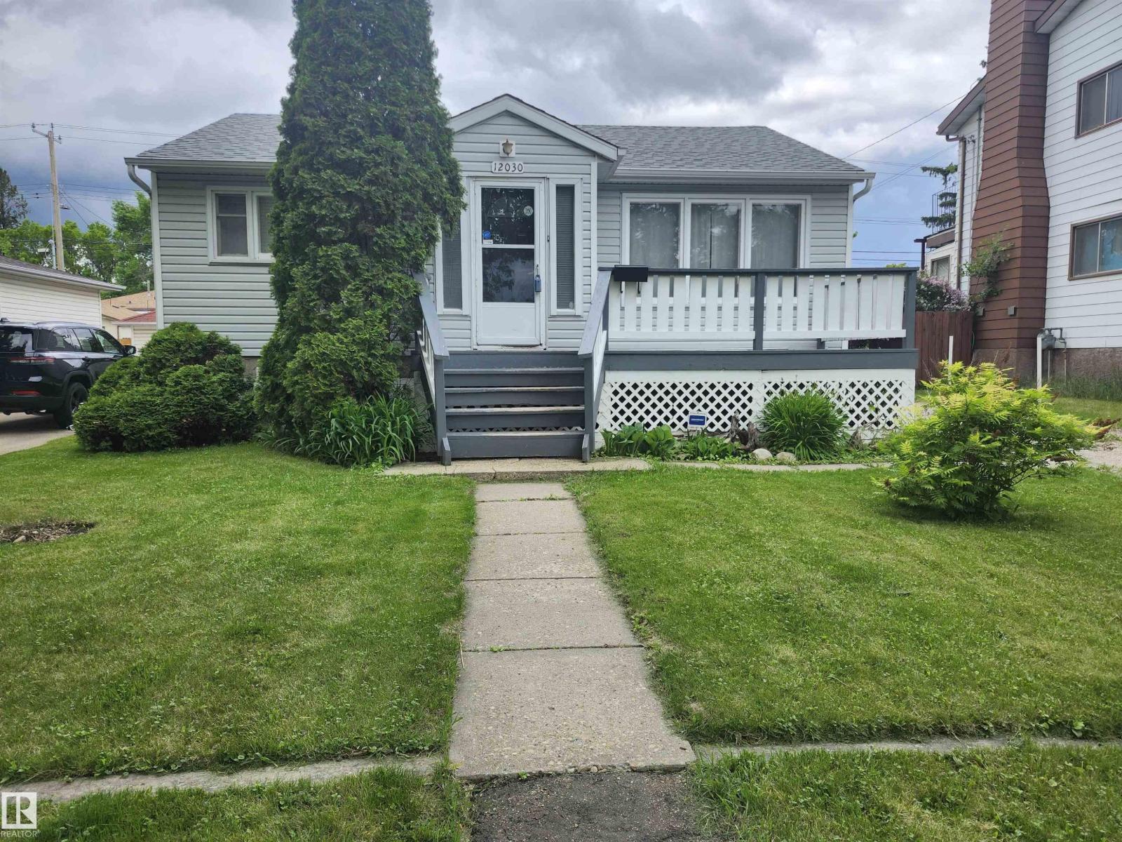 12030 48 ST NW, Edmonton, Alberta