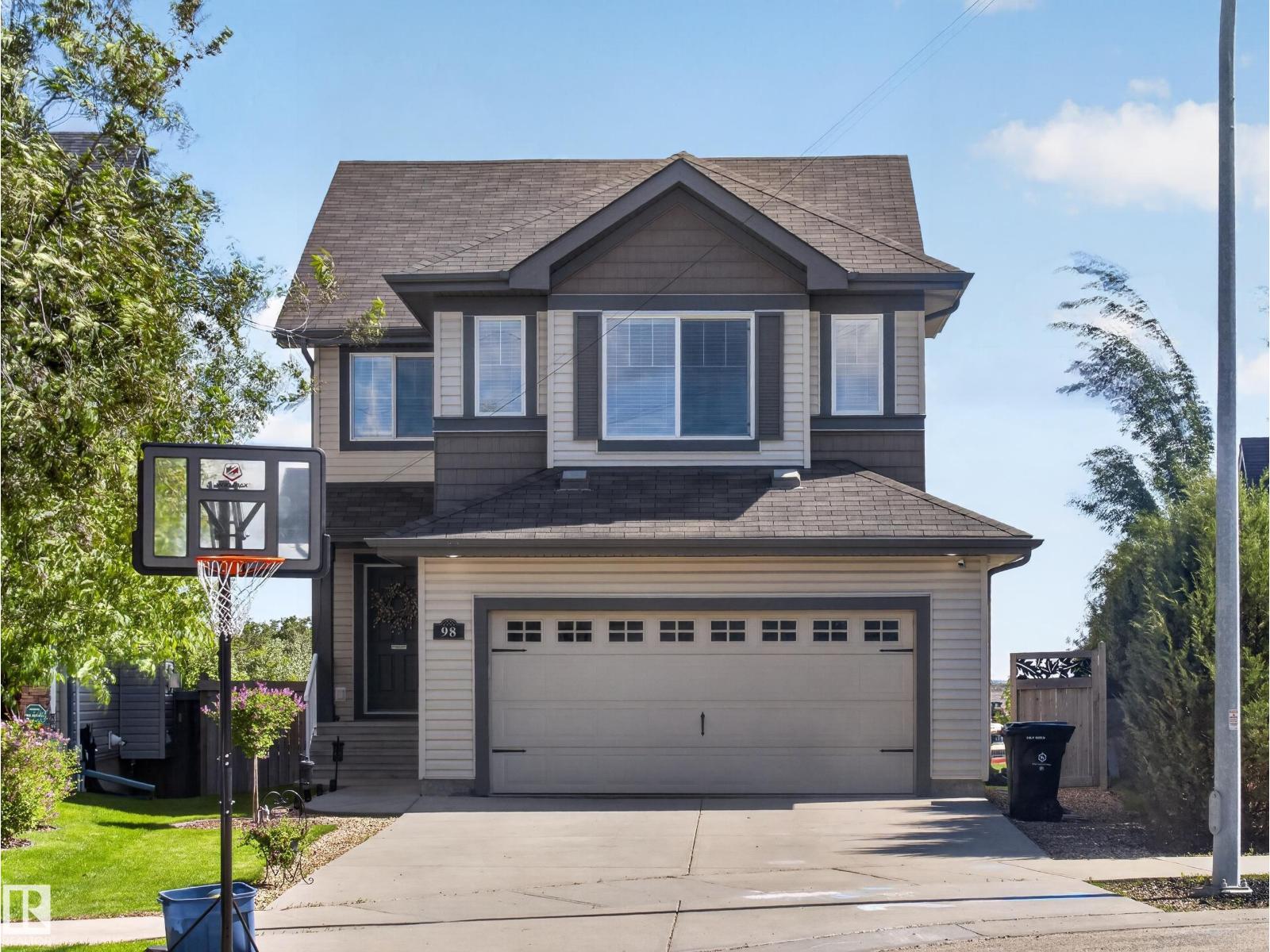 98 WELLINGTON PL, Fort Saskatchewan, Alberta
