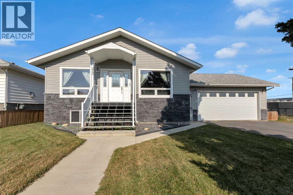 212 3 Street N, Vulcan, Alberta  T0L 2B0 - Photo 1 - A2312488