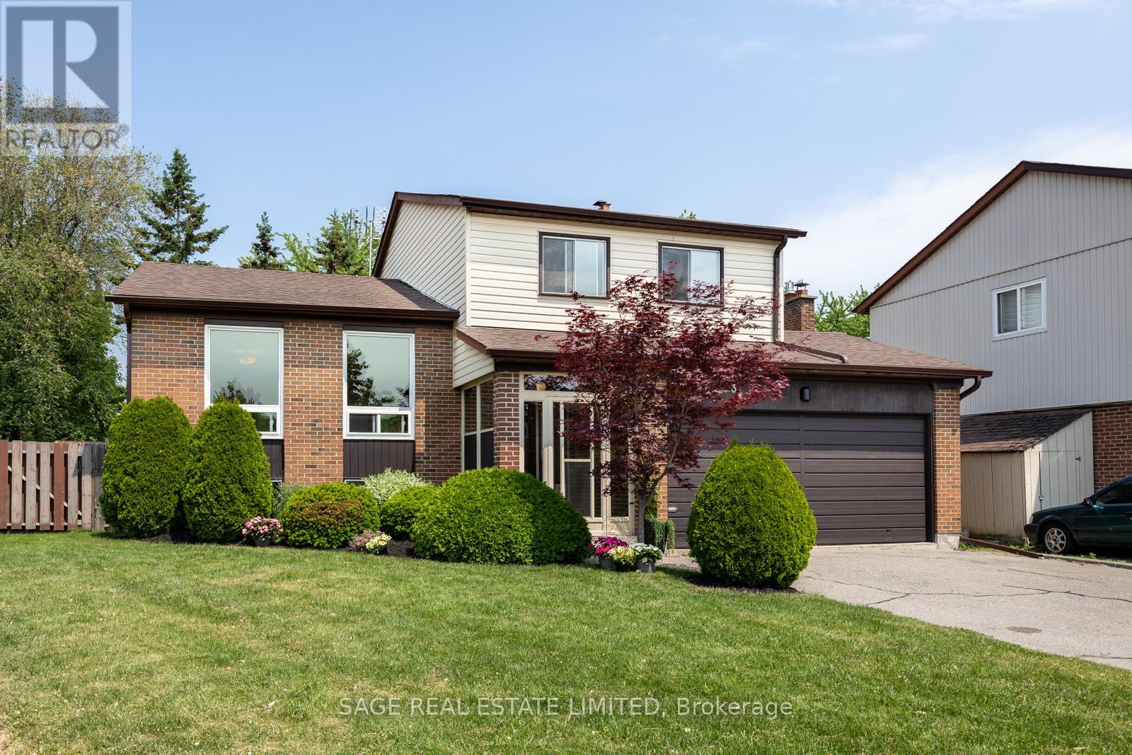 34 CARTER CRESCENT, Whitby, Ontario
