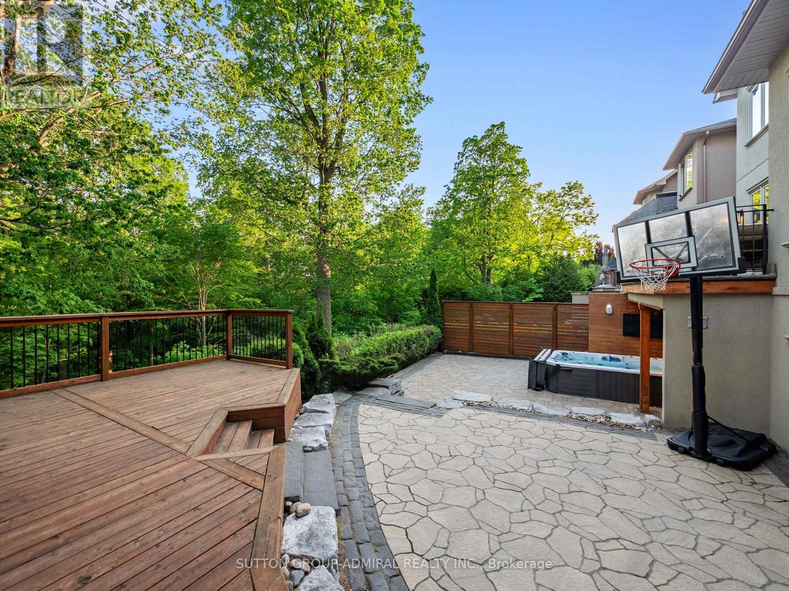 35 Wentworth Avenue, Toronto, Ontario  M2N 1T5 - Photo 3 - C13415754