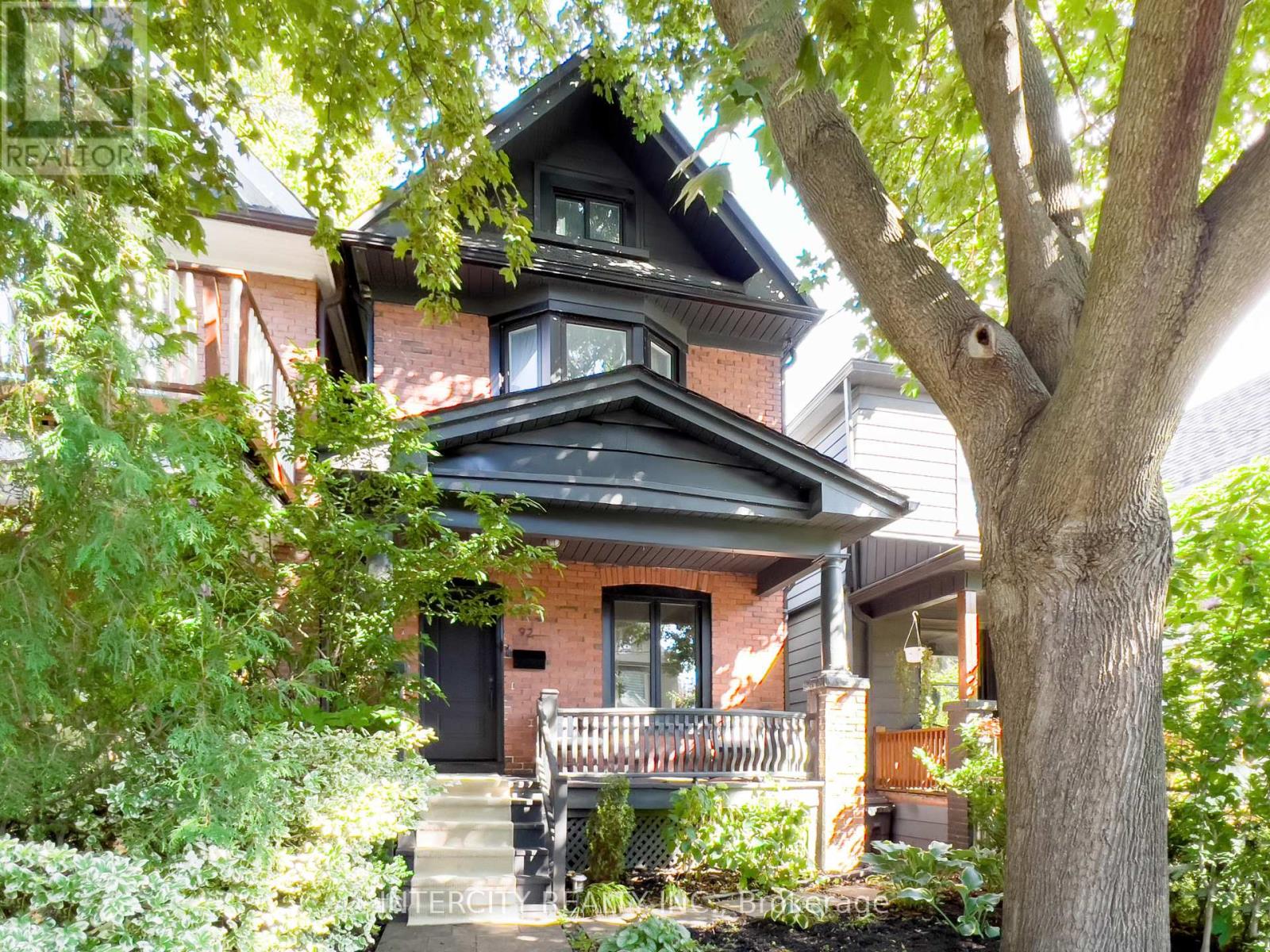 92 DAGMAR AVENUE, Toronto, Ontario