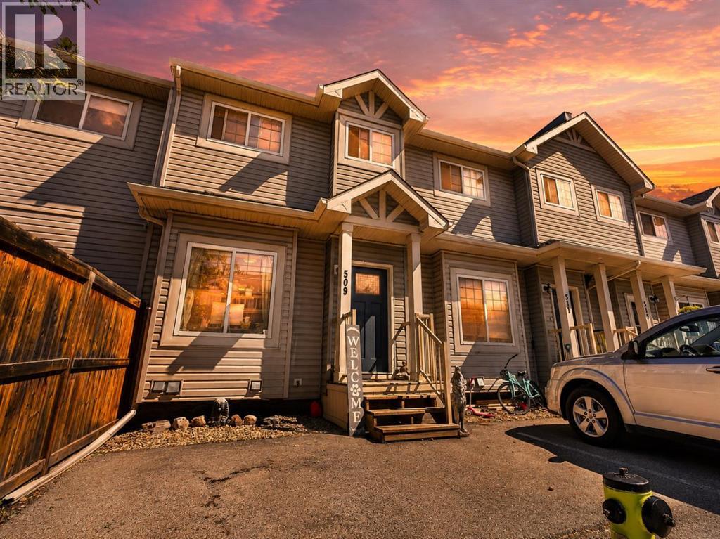 509 Strathaven Mews, Strathmore, Alberta  T1P 1X9 - Photo 1 - A2318855