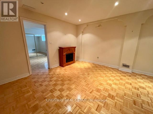 4040 Lookout Court, Mississauga, Ontario  L4W 4E9 - Photo 16 - W12955644