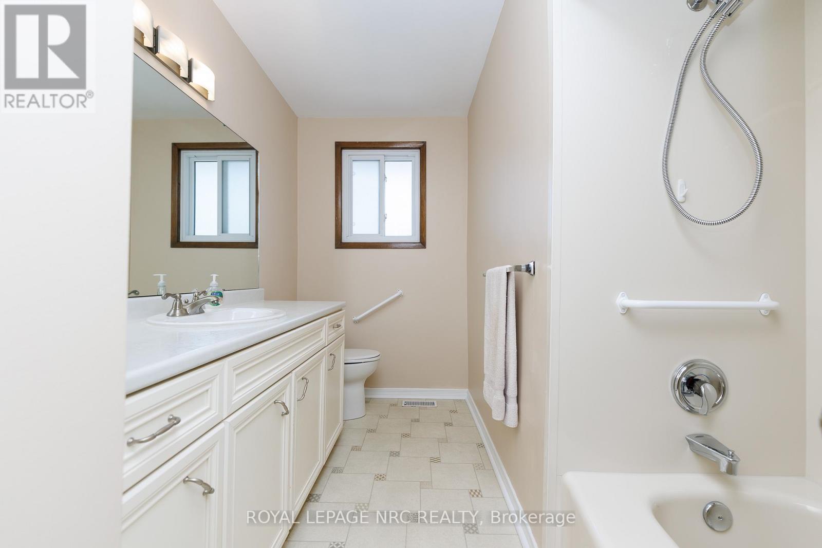 36 Appleford Road, St. Catharines, Ontario  L2P 3M3 - Photo 15 - X13429068