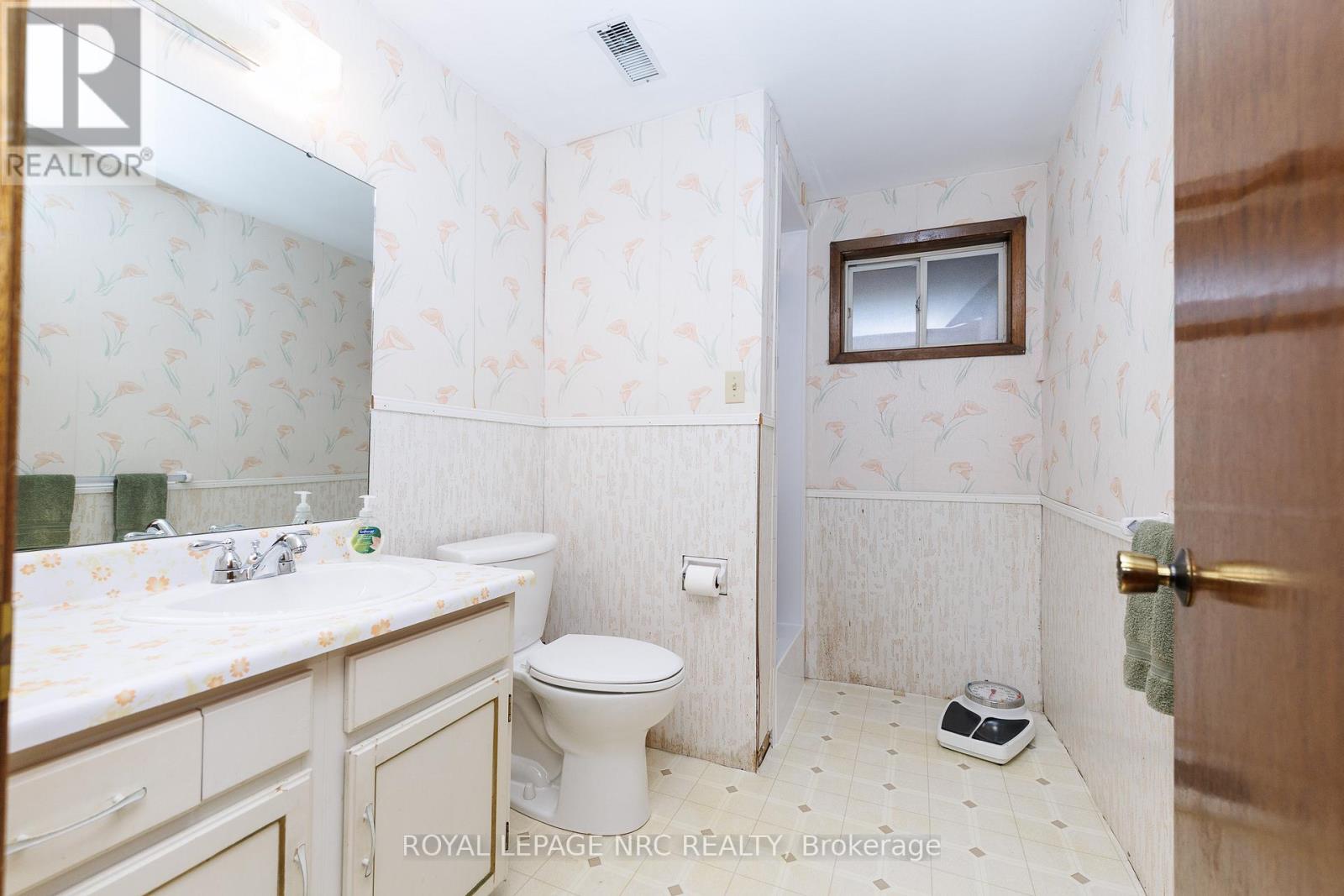 36 Appleford Road, St. Catharines, Ontario  L2P 3M3 - Photo 23 - X13429068