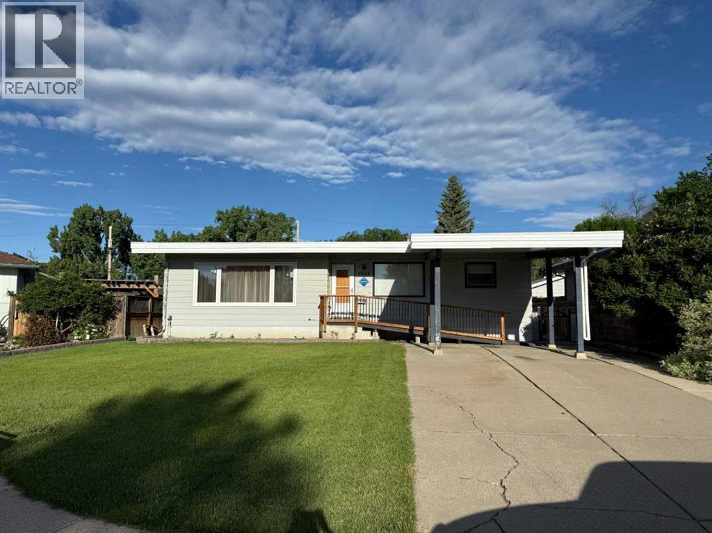 1722 21 Street S, Lethbridge, Alberta  T1K 2H7 - Photo 1 - A2318525