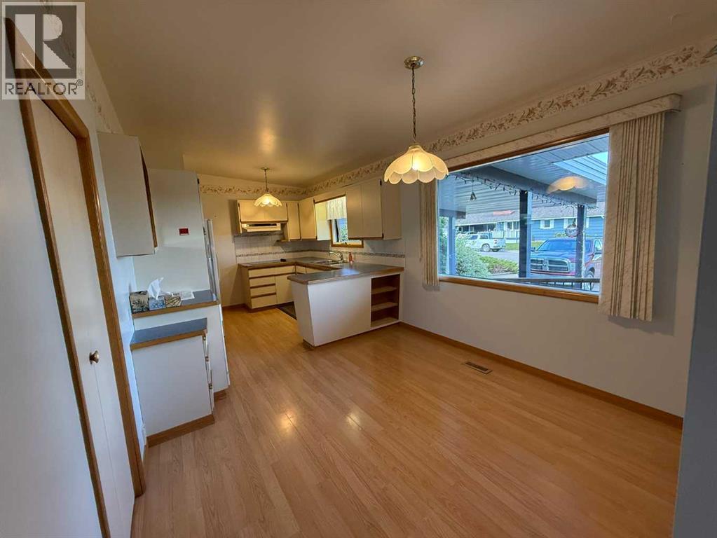 1722 21 Street S, Lethbridge, Alberta  T1K 2H7 - Photo 5 - A2318525