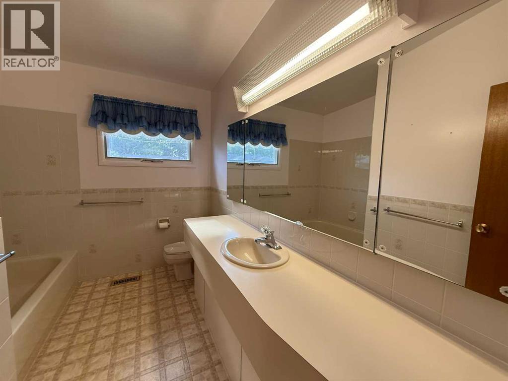1722 21 Street S, Lethbridge, Alberta  T1K 2H7 - Photo 12 - A2318525