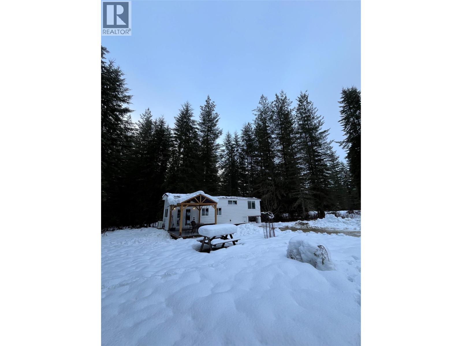 130 Kingfisher Road, Summit Lake, British Columbia  V0G 1R1 - Photo 14 - 10390470