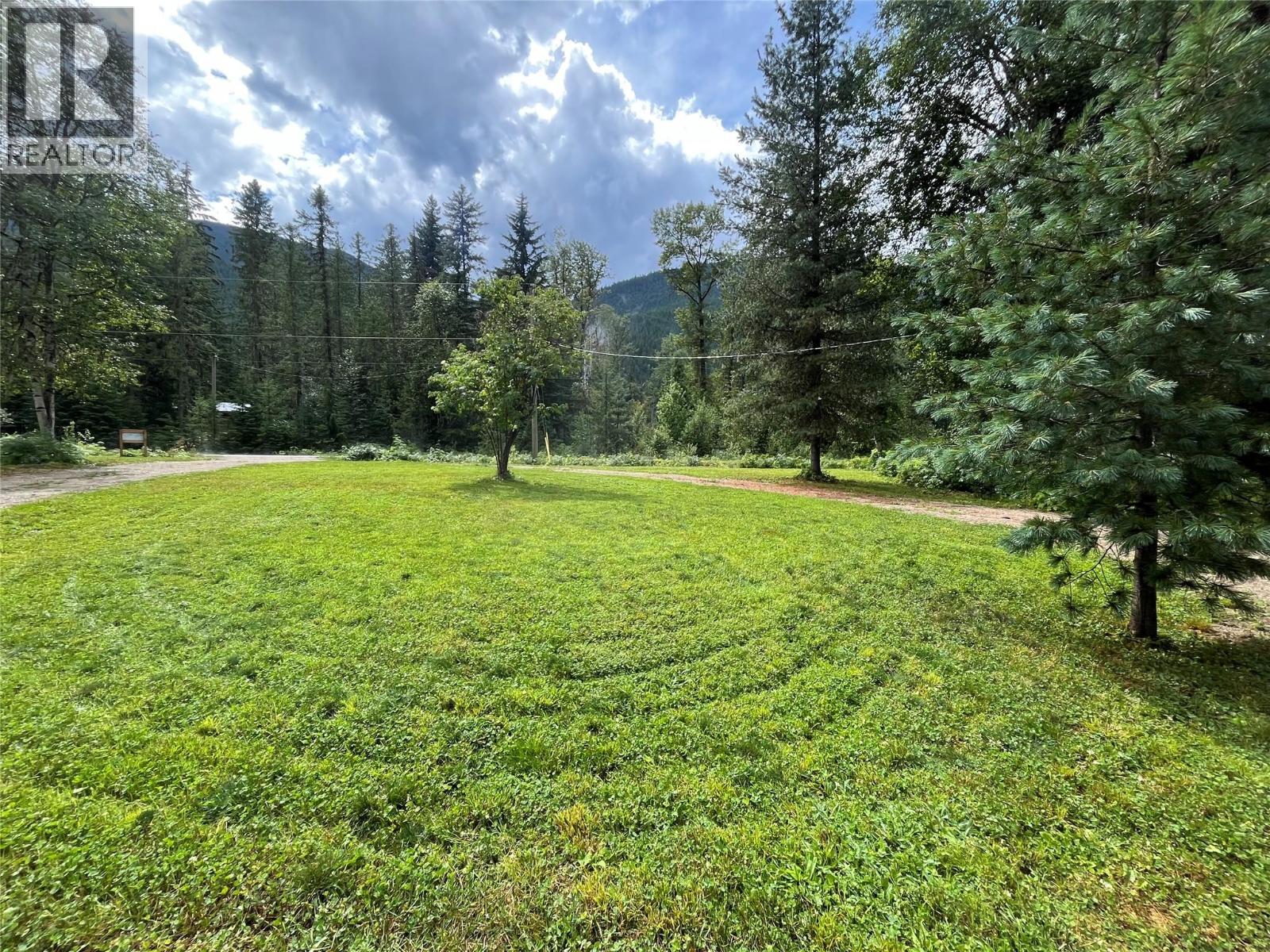 130 Kingfisher Road, Summit Lake, British Columbia  V0G 1R1 - Photo 9 - 10390470