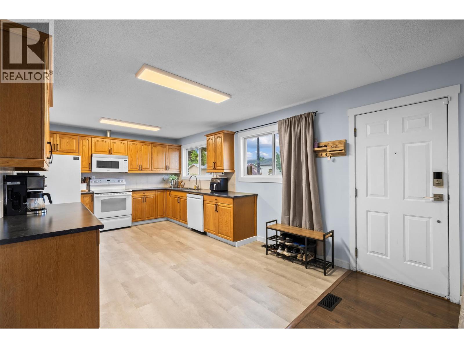 730 Cupar Road, Kelowna, British Columbia  V1X 1R6 - Photo 4 - 10390927