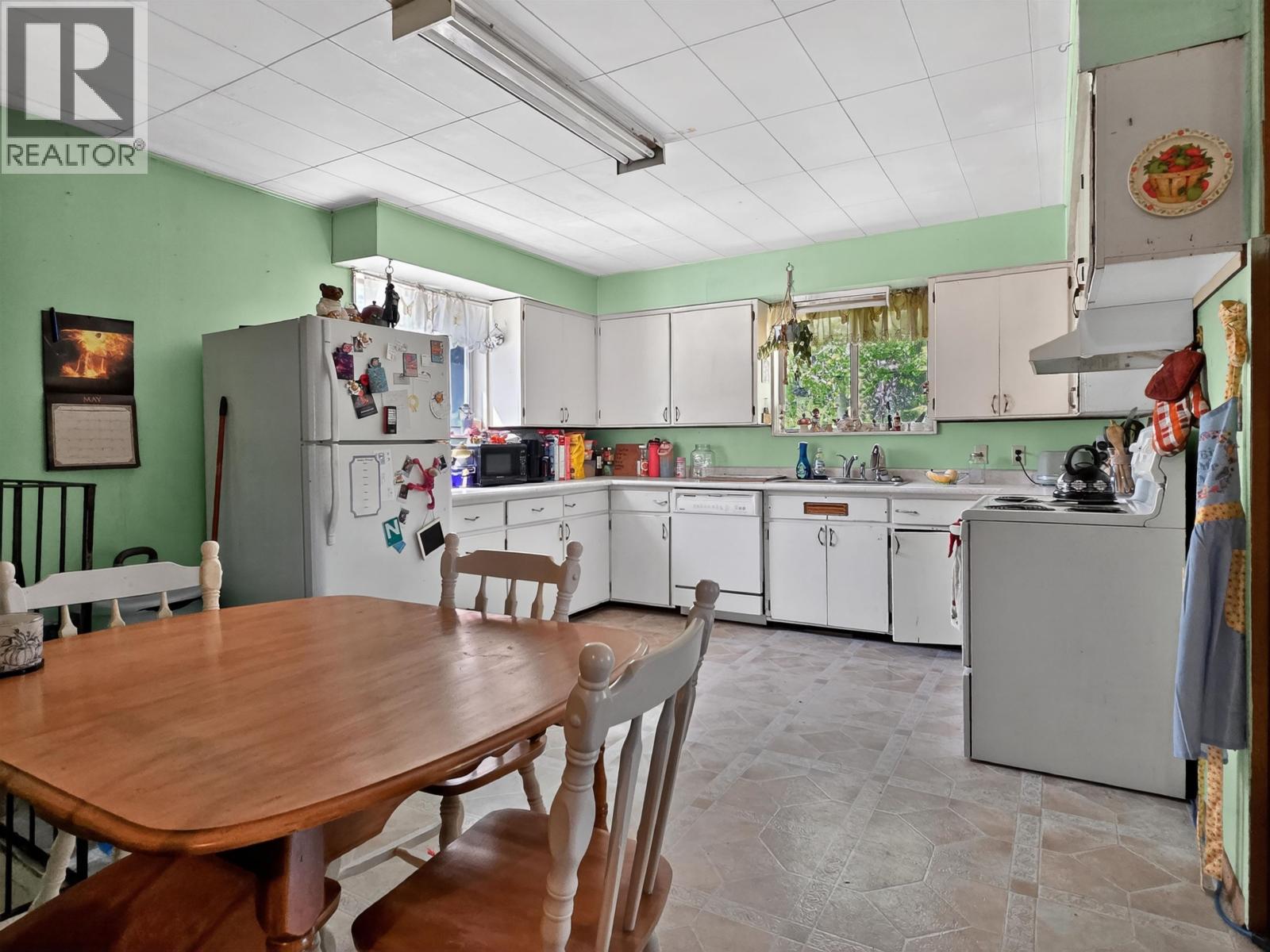6693 Hyra Road, 100 Mile House, British Columbia  V0K 2E2 - Photo 6 - R3134811
