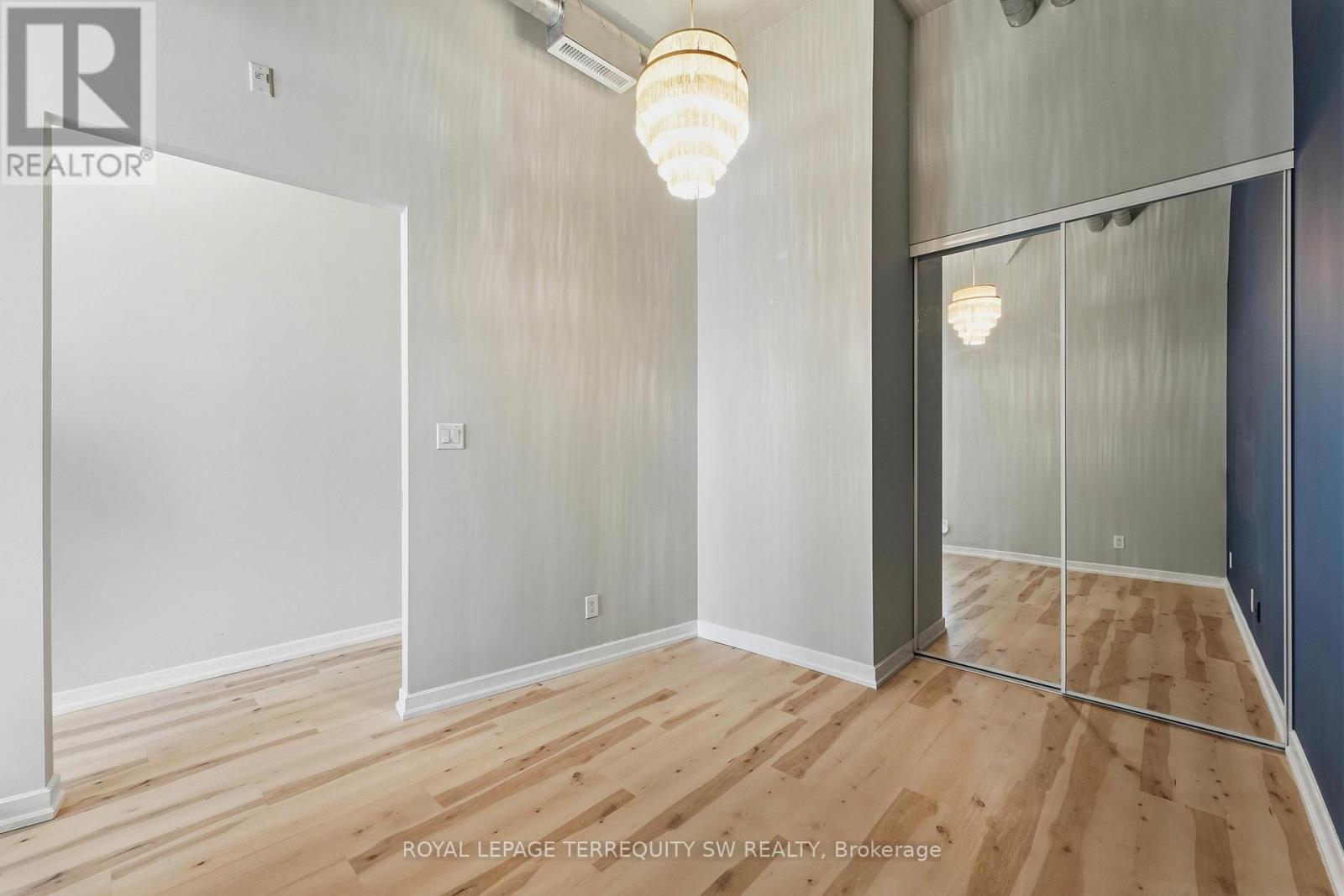 324 - 380 Macpherson Avenue, Toronto, Ontario  M4V 3E3 - Photo 12 - C13429026