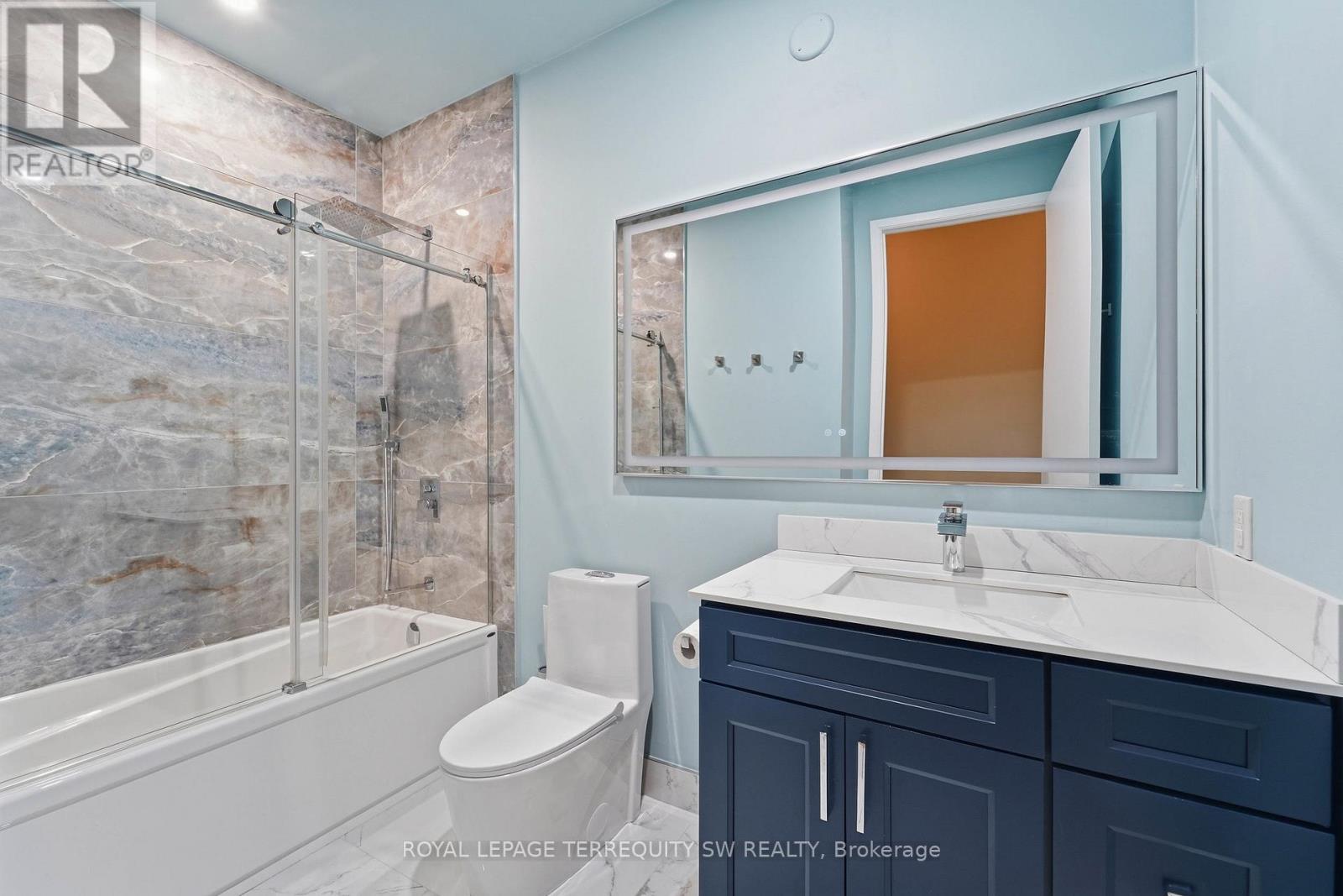 324 - 380 Macpherson Avenue, Toronto, Ontario  M4V 3E3 - Photo 15 - C13429026