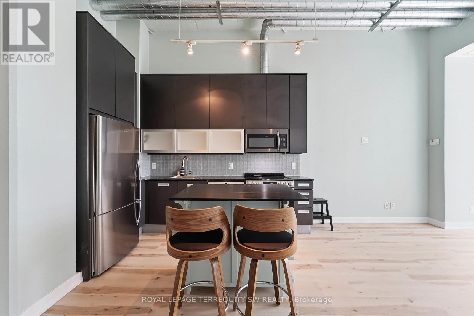 324 - 380 Macpherson Avenue, Toronto, Ontario  M4V 3E3 - Photo 6 - C13429026