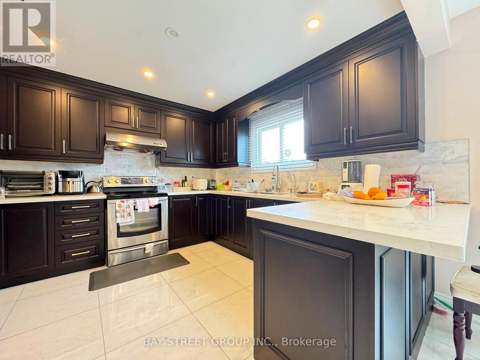33 Northolt Crescent, Markham, Ontario  L3R 6P6 - Photo 13 - N13429072